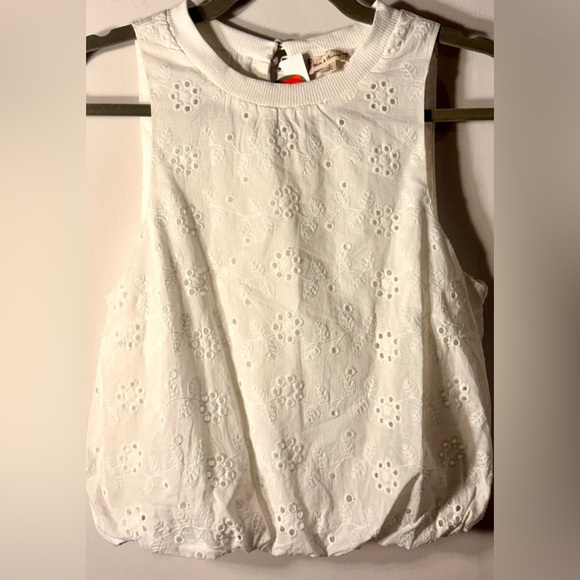 Hem & Thread Tops - Hem & Thread White Eyelet Floral Sleeveless Boho Top NWT S